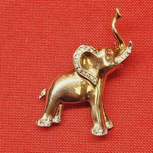 Vintage Trifari Elephant Clear Rhinestone Red Eye Gold Tone Pin Brooch